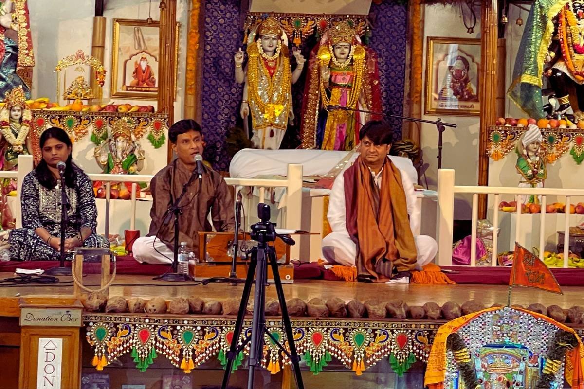 HH Rajrajeshwar Guruji organised the "Sunderkand" path for the Royal Family and Hindu Community.